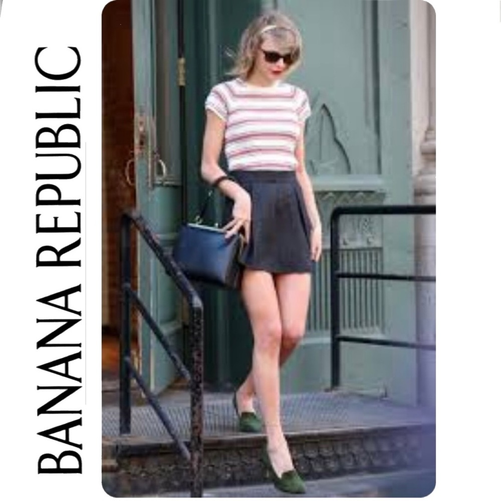 Banana Republic Black Pleated Skirt EUC